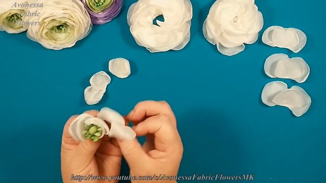 Ranunculus Of Fabric Or Ribbons/Ranunculus De Tela O Cintas/Ранункулюс из ткани или лент