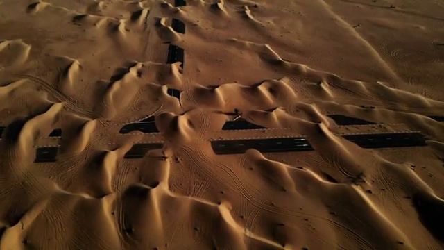 Mad Max style - Desert roads in Dubai смотреть онлайн