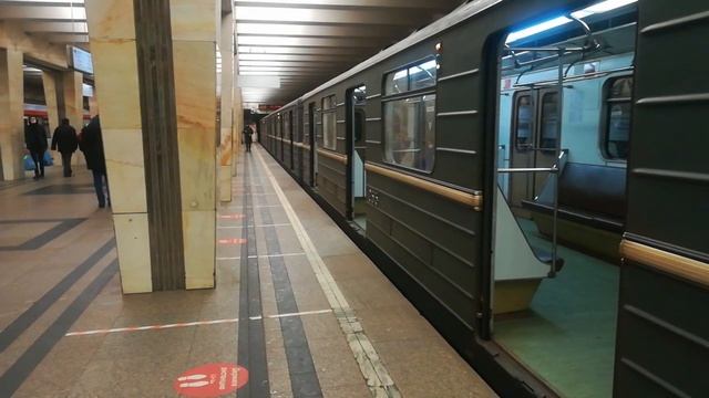 Движения поездов (или метромикс) на станции метро Медведково. Поезда Москва, Номерной, и Дейна 2020 смотреть онлайн
