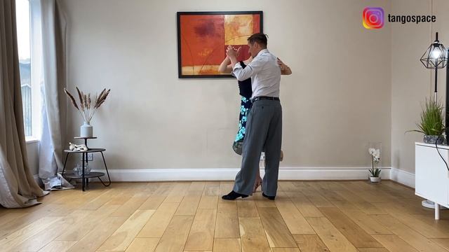 1 step, 2 ways: How to be more musical and more connected with a simple step (Tango Sandwichito) смотреть онлайн