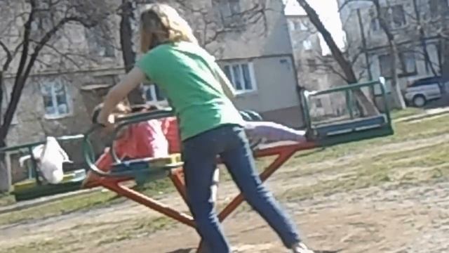 Упала с качели смотреть онлайн