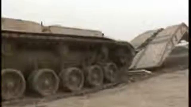 Marines Demonstrate Amazing Tank Launched Bridge wmv смотреть онлайн
