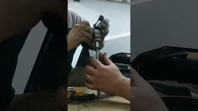 Боб кет собираем гидравлический распределитель. смотреть онлайн