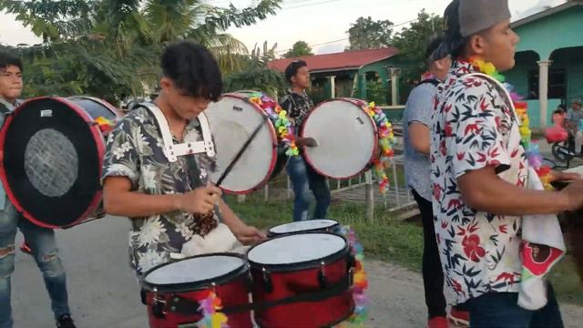 ASI TOCA LA BANDA DE GUERRA DEL INST. DR. RAMON ROSA DE TOCOA.. смотреть онлайн