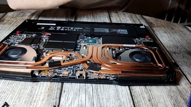 [FR] MSI GP76 RTX 3070 DEMONTAGE & UPGRADE смотреть онлайн