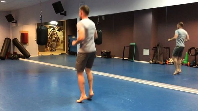 УБОЙНАЯ ТРЕНИРОВКА НА НОГИ ЗА 10 МИНУТ В ДЕНЬ смотреть онлайн