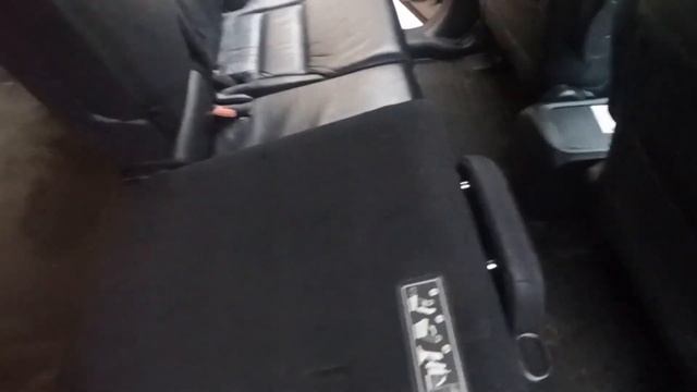 Как снять задний ряд сидений на Honda CRV-3/How to remove the rear row of seats on a Honda CRV-3 смотреть онлайн