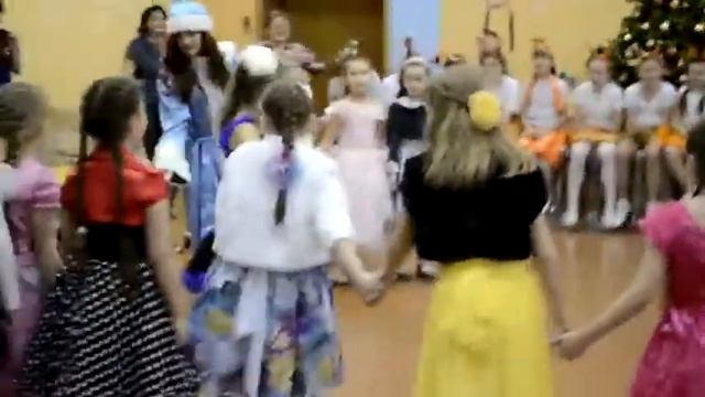танец со снегурочкой смотреть онлайн