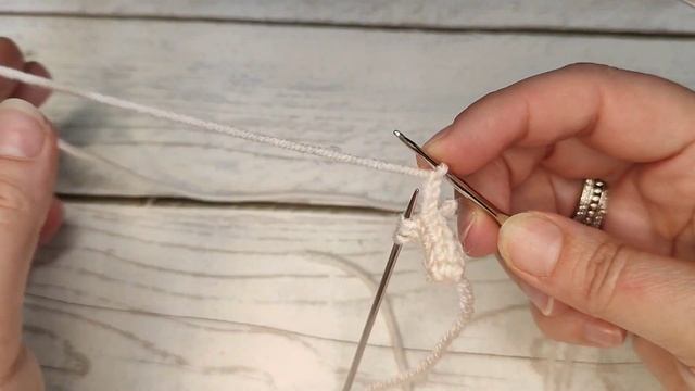 МК "Аксолотль" спицами, автор Юлия Никифорова. Попетельно вяжем задние лапки смотреть онлайн