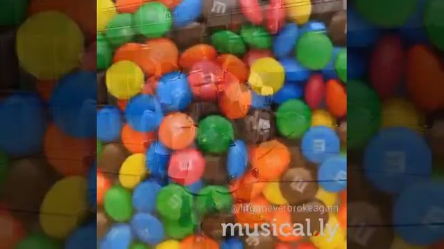 M&M Sweet Like Candy Cane смотреть онлайн