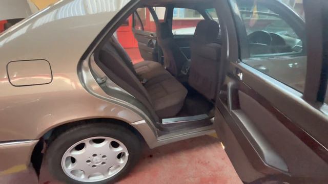 LOT 57 - Mercedes 300 SE 1991 | SWVA 27th January 2023 Classic Auction