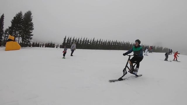DOWNHILL MTB ON SNOW, CRAZY SKI BIKES AND SNOWBOARDING! смотреть онлайн