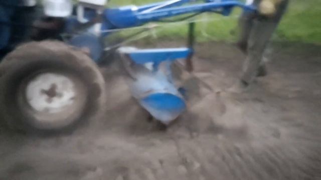 Как заделать в землю длинную органику, много? смотреть онлайн