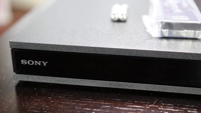 The BEST 4K Blu Ray Player UNDER $300!! Sony UBP-X800 Unboxing & Review смотреть онлайн