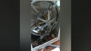 Стиральная машина ARDO, не вращается барабан не, начинает стирку.