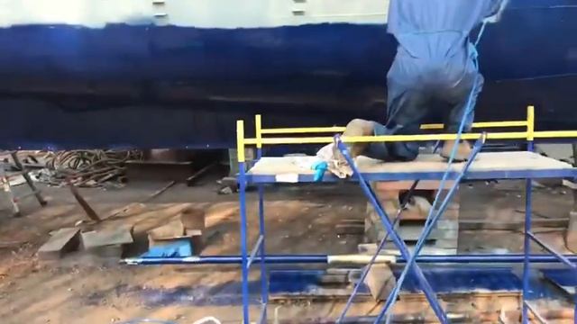 HYVST SPT 690 Покраска судна безвоздушным окрасочным аппаратом смотреть онлайн