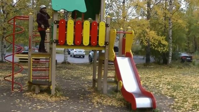 Листья жёлтые. исполняет Любовь Черемисина смотреть онлайн