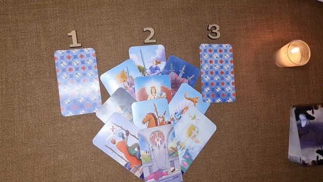 ?Таро для мужчин ?Нравлюсь ли я ей? Каких отношений она бы хотела? смотреть онлайн