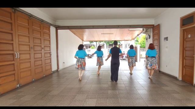 MIL PASOS - line dance demo by Cool Ladies class смотреть онлайн