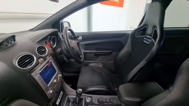 Ford Focus 2.5 RS 3dr смотреть онлайн