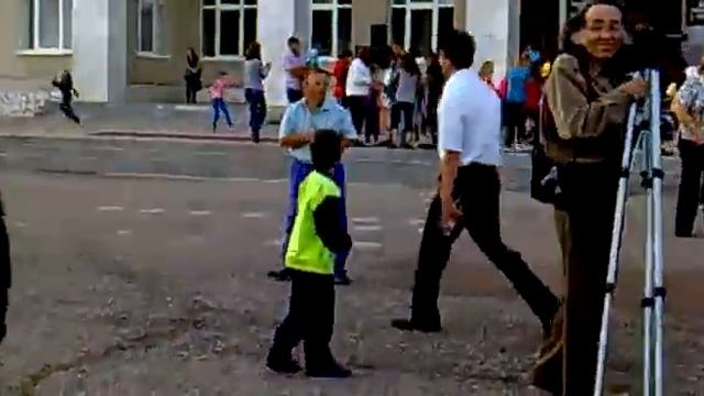 Славян, танцует :) смотреть онлайн