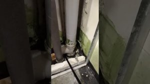 Замена канализационного тройника (крестовины) стояка канализации. Пошаговая инструкция.