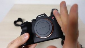 Sony Alpha 7 IV (ILCE-7M4K) Kamera mit Objektiv