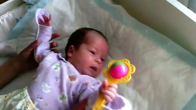 Анечка с погремушкой смотреть онлайн