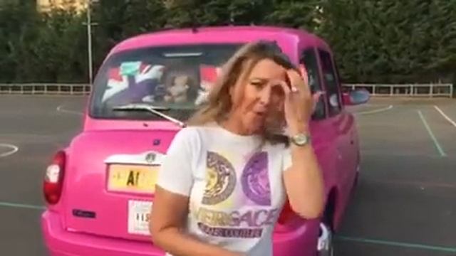 Paula Pink Taxi London смотреть онлайн