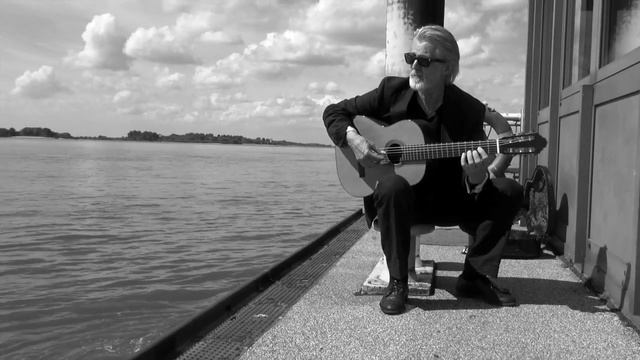 Alfonsina y el mar (Ariel Ramirez) Michael Schröder, guitar смотреть онлайн