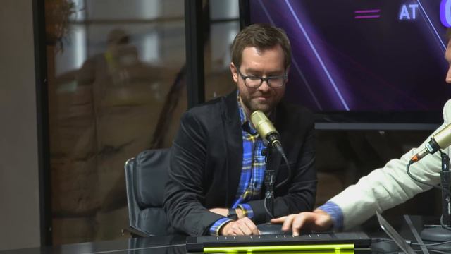 This touch sensitive keyboard lets piano players shred — CES 2016 смотреть онлайн