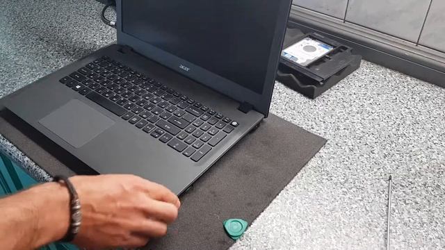 Разборка ноутбука Acer - 573G-39RA смотреть онлайн