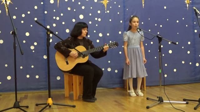 Шотландская песенка "Лошадка пони" (Мою лошадку пони зовут Малютка Грей...) - София Ивченко смотреть онлайн