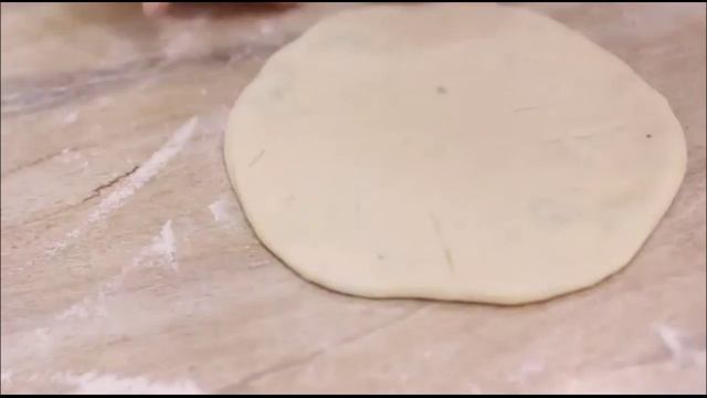 Хачапури с сыром и зеленью пошаговый видео рецепт