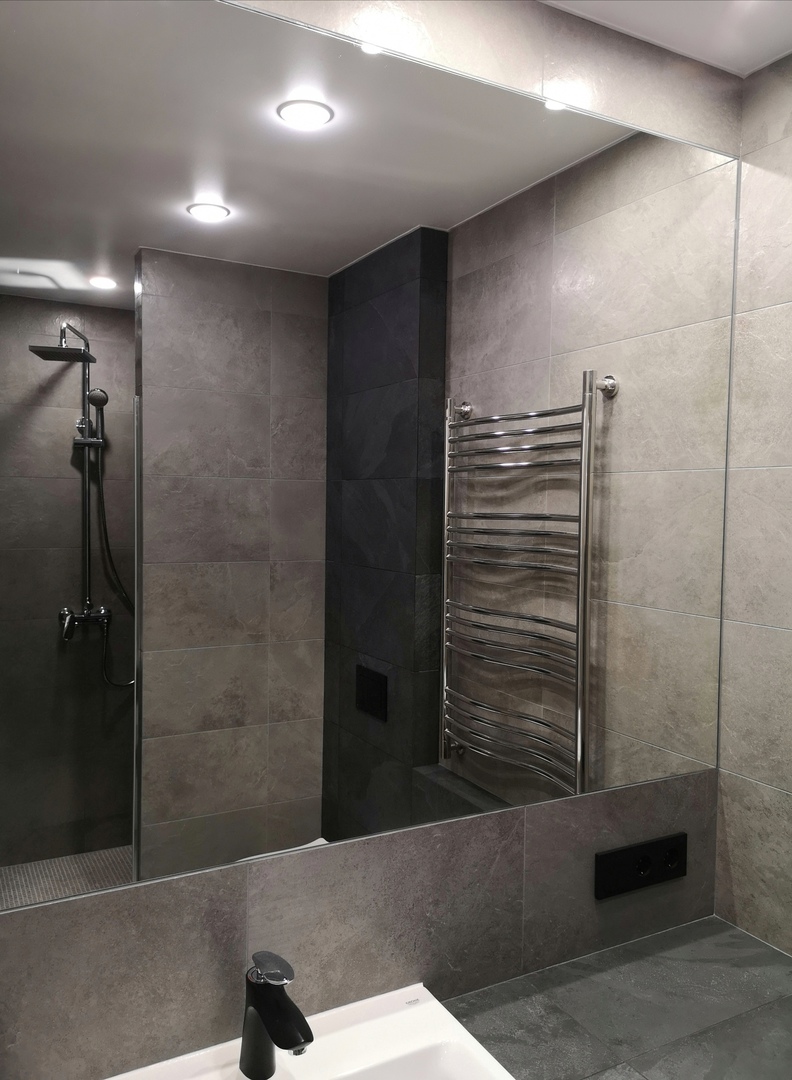 Санузел с душевой зоной, современный дизайн, достойное исполнение.