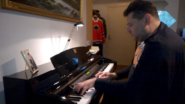 The Imperial March Darth Vader's Theme Piano solo смотреть онлайн