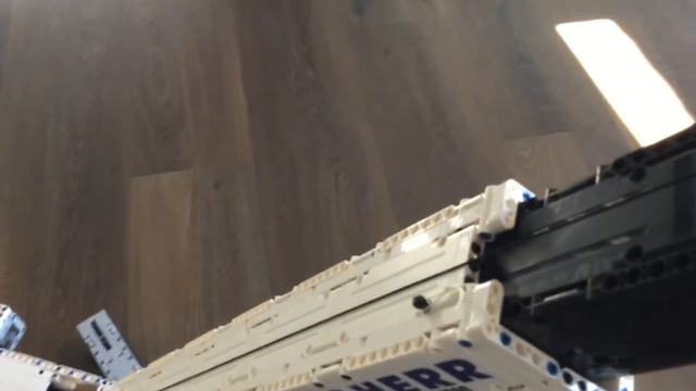 Mould King 17002 Crawler Crane 11200 Designed by Peter de Vette смотреть онлайн