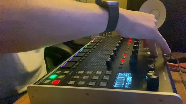 Deep tech house using the isla instruments s2400 смотреть онлайн