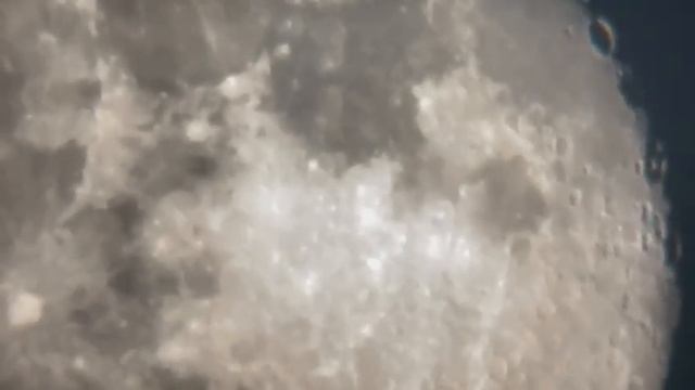 The moon in all it's glory through my Celestron 114AZ-SR смотреть онлайн