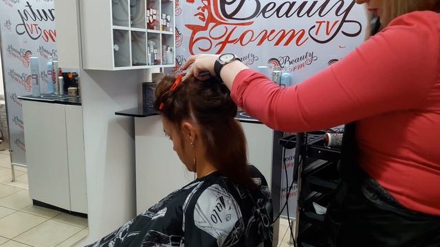 Укладки волос для дома. Сушим феном, крутим локоны, делаем пучок...Урок 13. смотреть онлайн