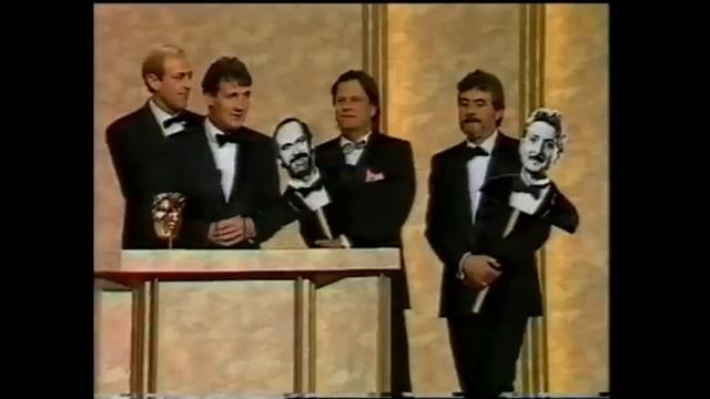 Monty Python wins The Michael Balcon award at BAFTA 1988 смотреть онлайн