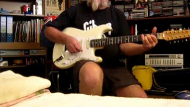 Fender 12 String Stratocaster Review смотреть онлайн