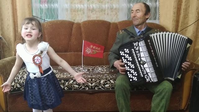 Шафигуллина Ралина. Военно-патриотическая песня "Катюша" смотреть онлайн