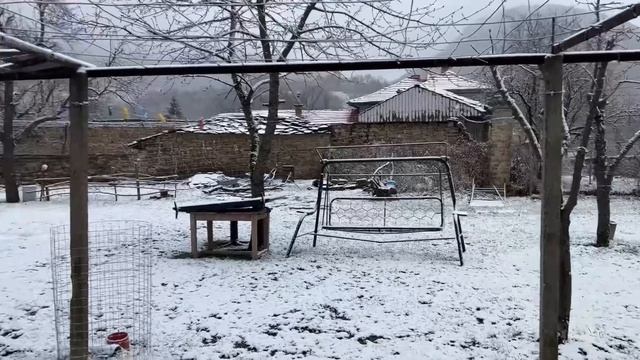 Погода в Болгарии. Оранжевый код в Болгарии. Израильтяне в снегу в болгарском селе. смотреть онлайн