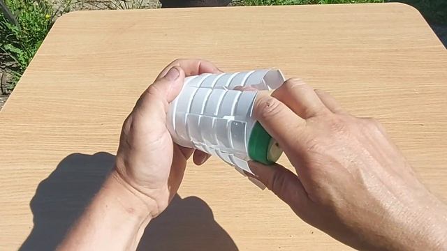 Ветряк из пластиковой бутылки из под кефира своими руками. Отпугиватель кротов и птиц. смотреть онлайн
