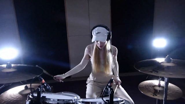 Deftones "Diamond Eyes" (драм кавер - Дарина Бурмистрова) смотреть онлайн