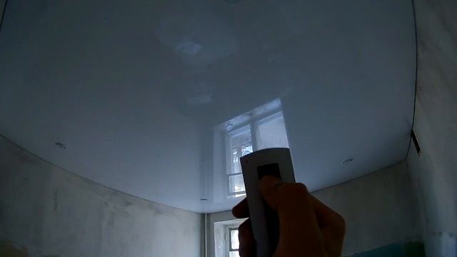 Светильники на пульте управления. Глянцевый натяжной потолок смотреть онлайн