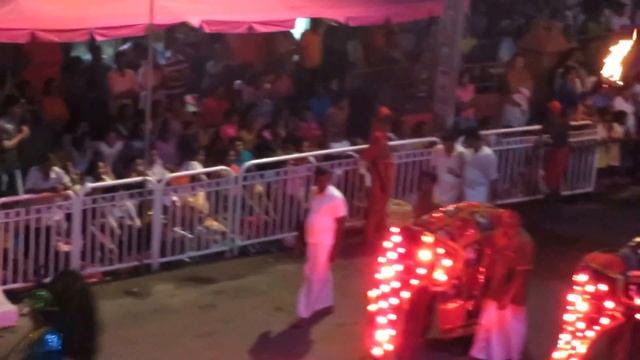 Шри Ланка Фестиваль зуба Будды 18 смотреть онлайн