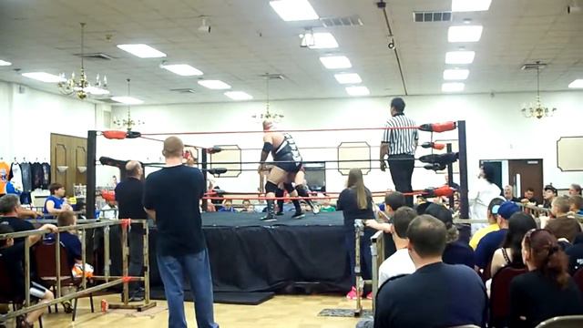 Dr Porter vs Johnny Knockout смотреть онлайн