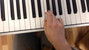 Как играть ПАЧКА СИГАРЕТ - В. Цой 🎹 разбор мелодии песни на пианино